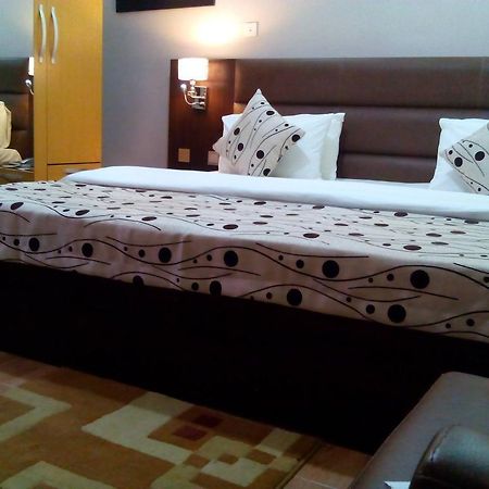 Downtown Royal Hotel Ikeja Extérieur photo