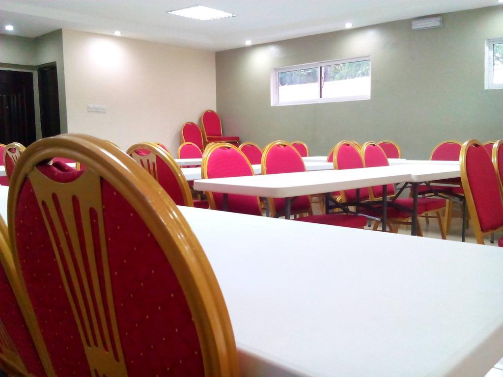 Downtown Royal Hotel Ikeja Extérieur photo