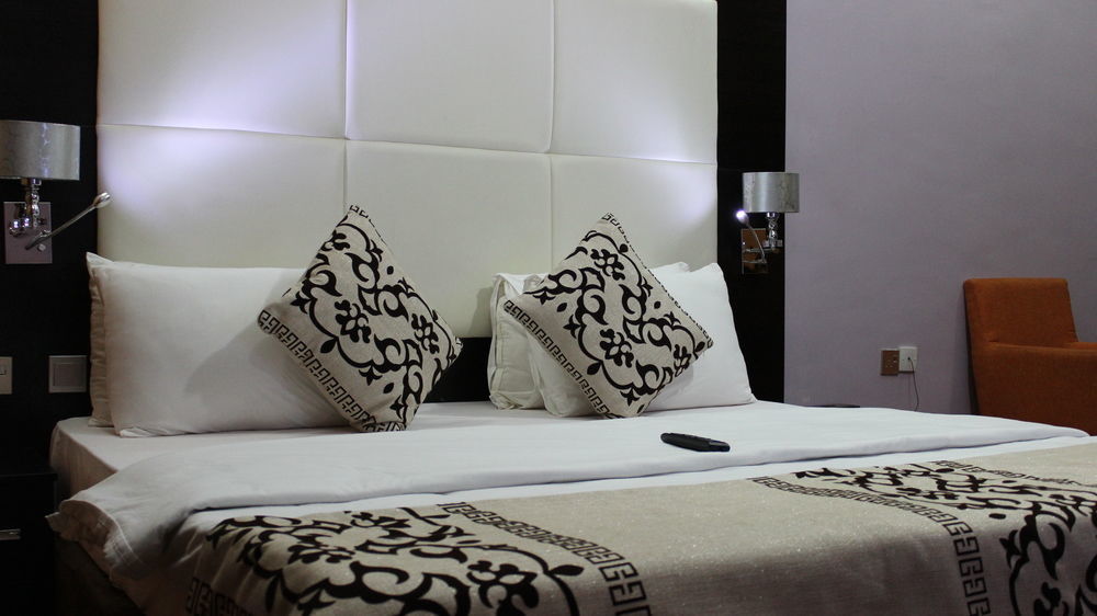 Downtown Royal Hotel Ikeja Extérieur photo