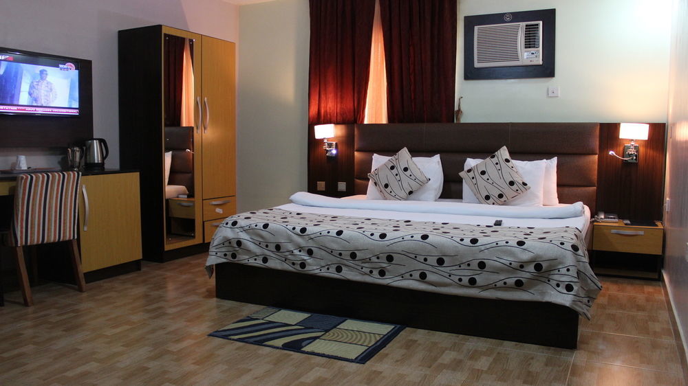 Downtown Royal Hotel Ikeja Extérieur photo