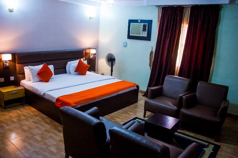 Downtown Royal Hotel Ikeja Extérieur photo