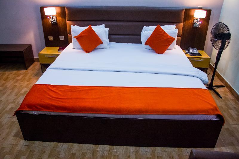 Downtown Royal Hotel Ikeja Extérieur photo