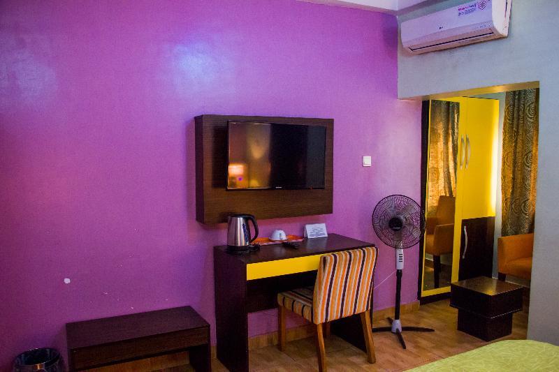 Downtown Royal Hotel Ikeja Extérieur photo