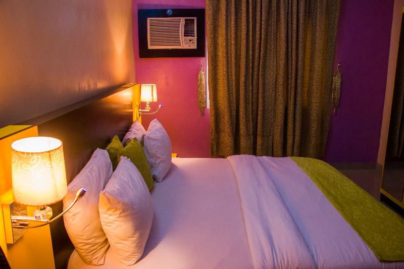 Downtown Royal Hotel Ikeja Extérieur photo
